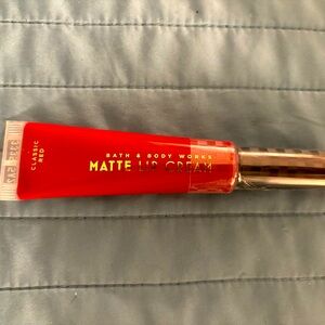 Classic red matte lip cream